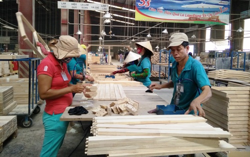 mfc mfc Cần kiểm soát nguồn gỗ nhập khẩu từ Campuchia mfc